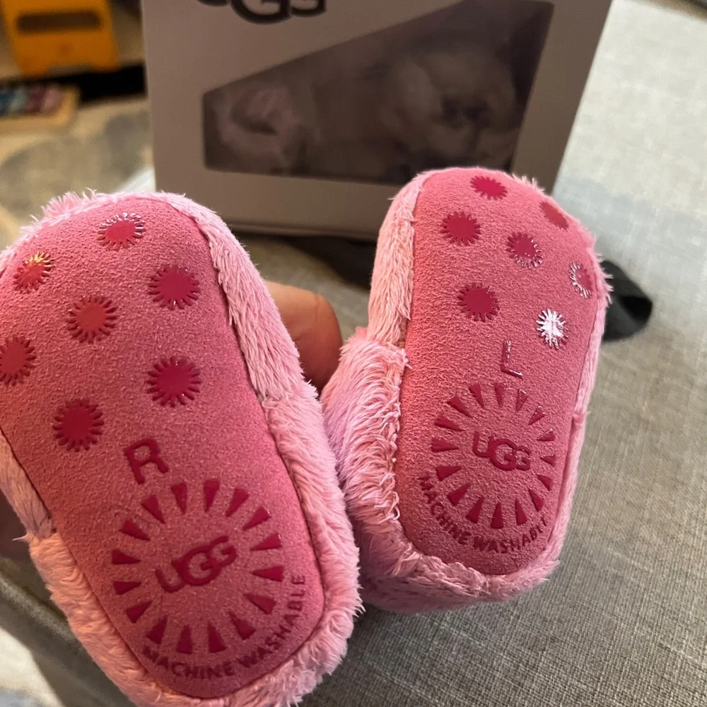 Ugg Bixbee Baby Booties Bubblegum - Picture 4 of 9